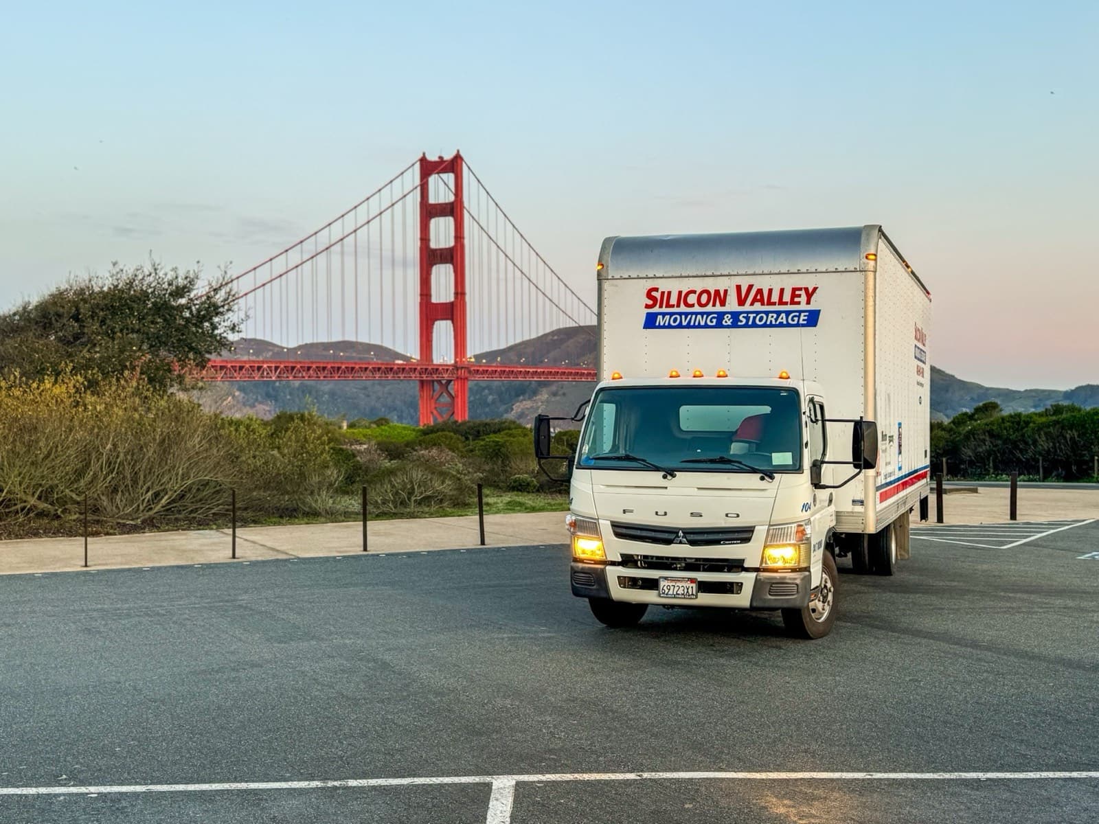 Silicon Valley Moving truck with the Golden Gate Bridge in the background